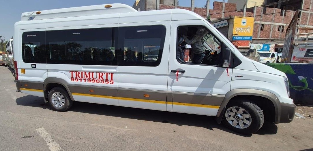 Group holiday travel by tempo traveller